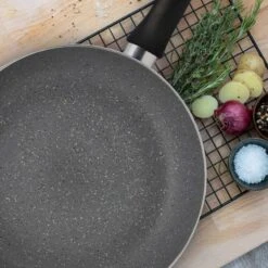 Wok Elo 11 Wok Elo -ELO Soldes Boutique 4d001893b8e849d4af76458f8f0e563e