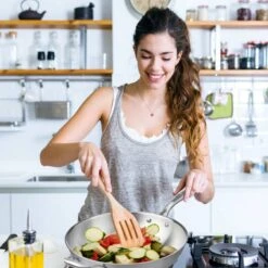 Wok En Acier Avec Couvercle En Verre -ELO Soldes Boutique 832237db0a5d4a7591951683b41920db