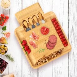 Plateau Fromage Bambou & Lot 4 Couverts -ELO Soldes Boutique 84701f0874634c27902f022e303b703e